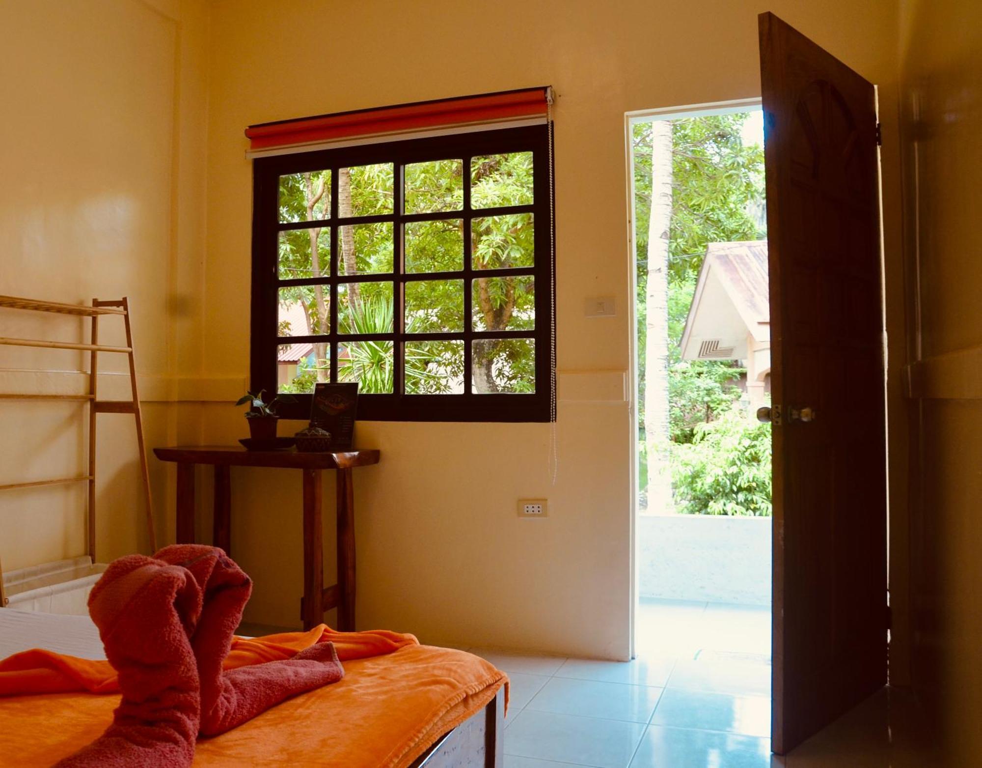 Amami Beach Resort Puerto Galera Ngoại thất bức ảnh